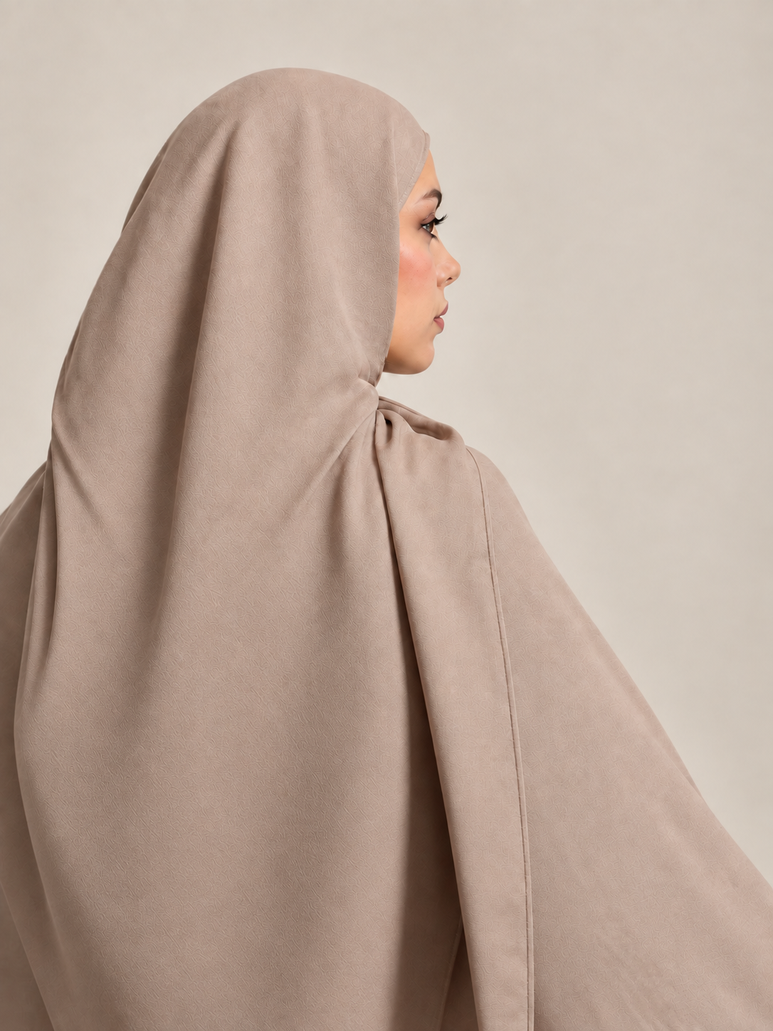 Nude Latte — Soft Elegance