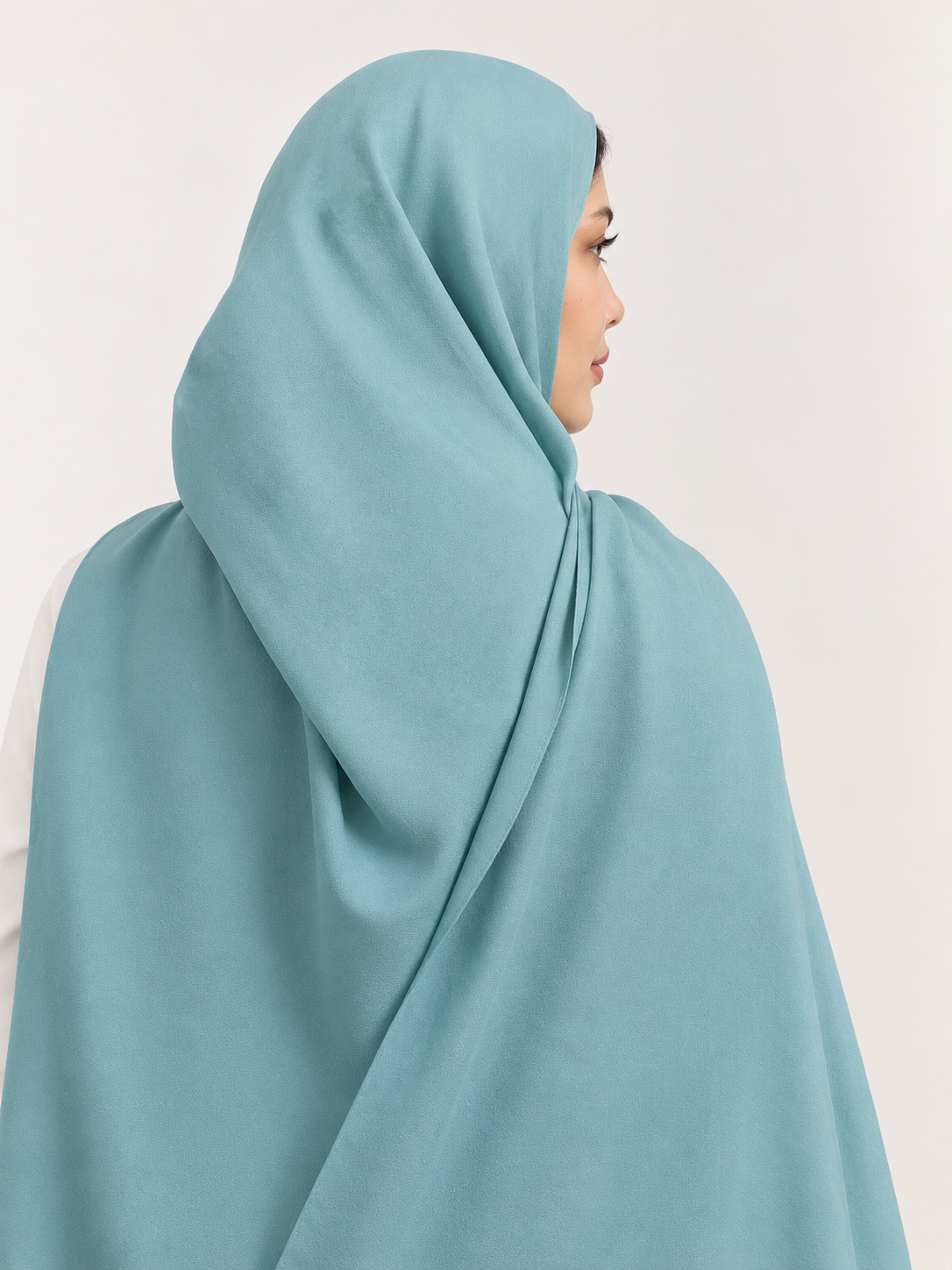 Aqua Bloom — Soft Elegance